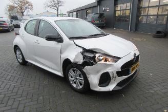 damaged passenger cars Mazda 2 Hybrid - 1.5 Centre-line 2025/1