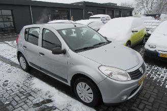 damaged passenger cars Dacia Sandero 1.6 Ambiance 2008/8