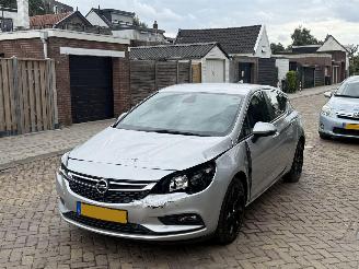 Auto incidentate Opel Astra 1.4 Online Edition 2017/1