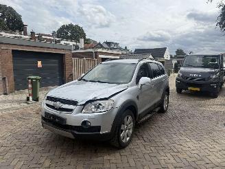 skadebil auto Chevrolet Captiva 2.0 VCDI Executive grijs kenteken 2010/1
