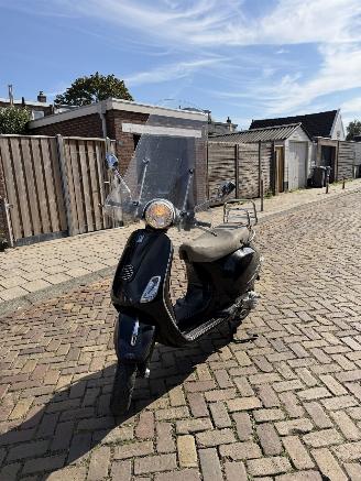 Unfallwagen Audi Grand-move VESPA LX 4T 2010/1