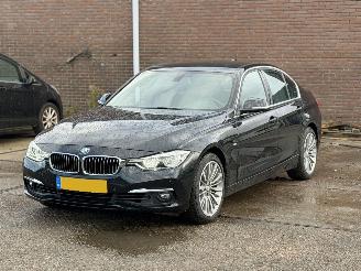Auto incidentate BMW 3-serie 320i High Executive NAP ORIGINELE NL AUTO! 2017/1
