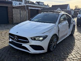 Schadeauto Mercedes Cla-klasse 220 AMG / PANO / 2019/1