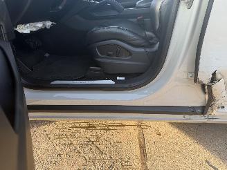 Porsche Cayenne E-HYBRID SPORT picture 35