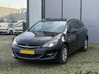 krockskadad bil auto Opel Astra SPORTS TOURER EURO 6 2016/1
