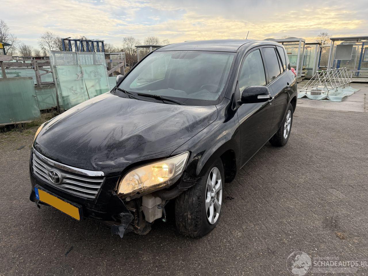 Toyota Rav-4 2.0 VVTI Dynamic 2WD