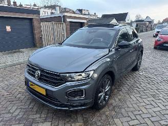 Vaurioauto  passenger cars Volkswagen T-Roc 1.5 R LINE DSG DAK 2019/1