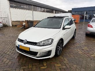 škoda osobní automobily Volkswagen Golf 2.0 GTD 184 PK Sport Pano 2015/1