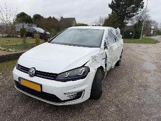 krockskadad bil auto Volkswagen Golf 1.4 TSI GTE AUTOMAAT 2015/1
