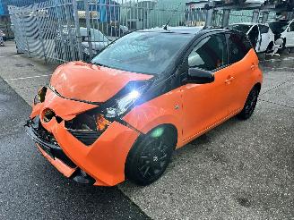 krockskadad bil auto Toyota Aygo X 1.0 2019/7