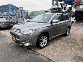 krockskadad bil auto Mitsubishi Outlander 2.0 PHEV EXECUTIVE EDITION PLUG IN 2014/4