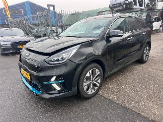 Unfallwagen Kia e-Niro DYNAMIC PLUS LINE 64 KWH 2021/8