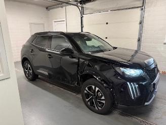 krockskadad bil auto Peugeot 2008  2024/9