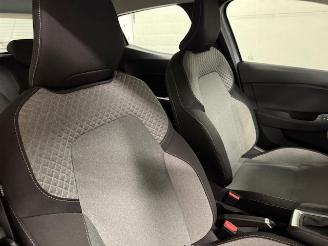 Renault Clio  picture 12