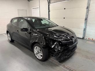 skadebil auto Renault Clio AIRBAG OK 2024/3