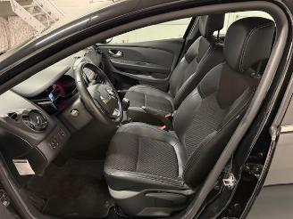 Renault Clio  picture 9