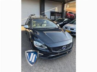 skadebil auto Volvo V-60 V60 I (FW/GW), Combi, 2010 / 2018 2.0 D4 16V 2016/3