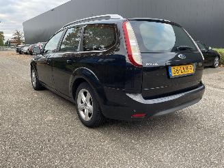 damaged passenger cars Ford Focus 1.6 74kw 2010/5