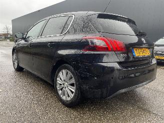 Peugeot 308 1.2 96kw picture 3