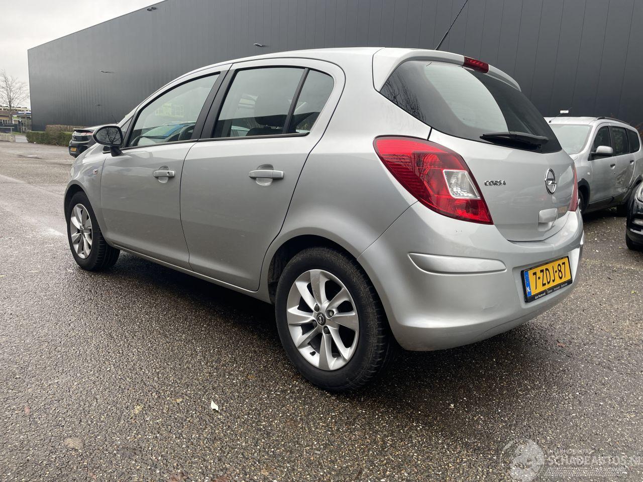 Opel Corsa 1.2 5drs