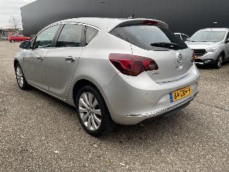 Unfallwagen Opel Astra 1.4T Cosmo 2012/10