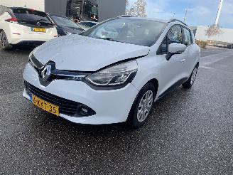 skadebil auto Renault Clio 1.5 dci stadion 2013/5
