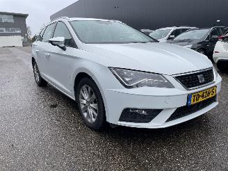 Schadeauto Seat Leon 1.6 tdi 85kw 2017/2