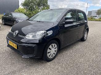 damaged passenger cars Volkswagen Up! 5drs airco 2019/3