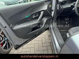Peugeot 2008 e II Allure Pack Full Elektro picture 17