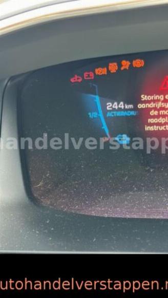 Peugeot 2008 e II Allure Pack Full Elektro picture 11