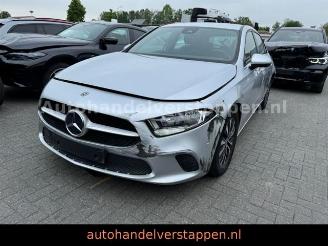 Schadeauto Mercedes A-klasse d DAB+ Navigation 106co2 2019/11