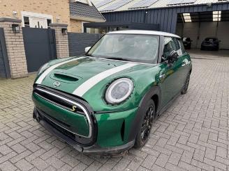 krockskadad bil auto Mini Cooper S E Mini 3-trg. E 135KW 2022/11
