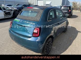 Vrakbiler motor Fiat 500E 500 e La Prima 87KW  Cabriolet 2020/12