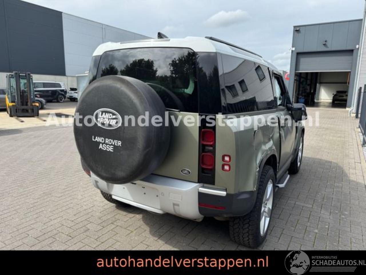 Land Rover Defender 90 P400 First Edition Run Roof