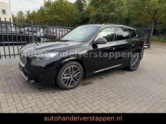BMW iX1 20 eDrive M Sportpaket Leder LED Navi+ picture 2
