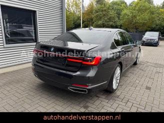 Vaurioauto  passenger cars BMW 7-serie  2019/9