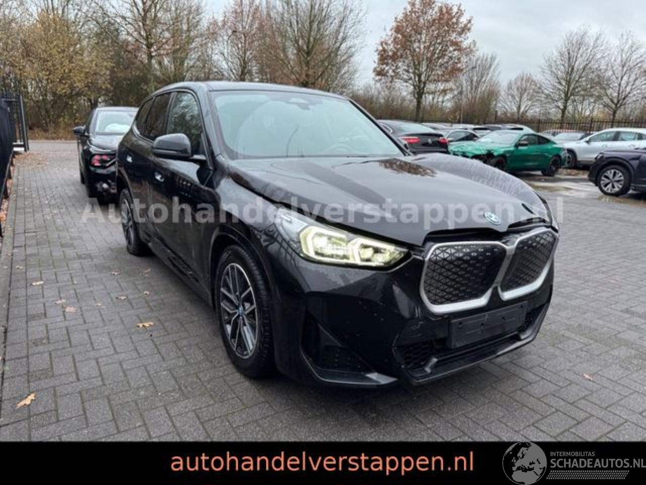 BMW iX1 20 eDrive M Sport 67KWH Panorama live