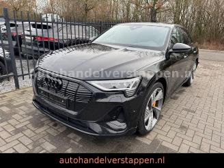 krockskadad bil auto Audi E-tron 55 Quattro S line 3× 300KW 2022/7