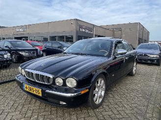 Vaurioauto  passenger cars Jaguar Xj-8 2.7D V6 Sovereign 2006/5