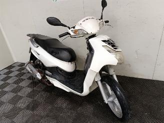 Vrakbiler auto Peugeot Vivaro 125 LX 2010/10