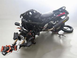 Suzuki GSX 1300 R picture 2