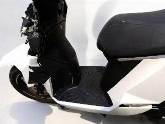 Peugeot  TWEET picture 9