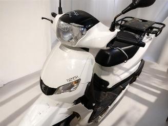 Peugeot  TWEET picture 4