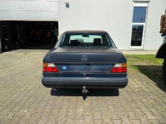 Mercedes E-klasse 230 *Klima* picture 6