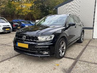 uszkodzony samochody osobowe Volkswagen Tiguan 1.4 TSI ACT R-line Panoramadak Origineel NL! 2017/1