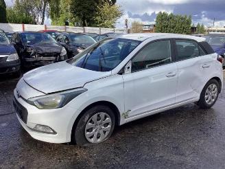 Vrakbiler auto Hyundai I-20 i20 (GBB), Hatchback, 2014 / 2020 1.2i 16V 2017/3