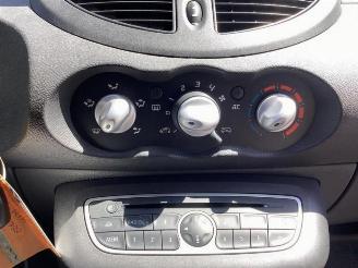 Renault Twingo Twingo II (CN), Hatchback 3-drs, 2007 / 2014 1.2 16V picture 19