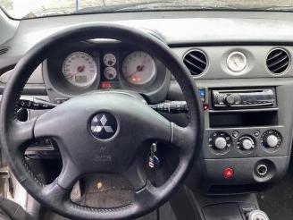 Mitsubishi Outlander Outlander (CU), SUV, 2001 / 2007 2.0 16V 4x2 picture 10