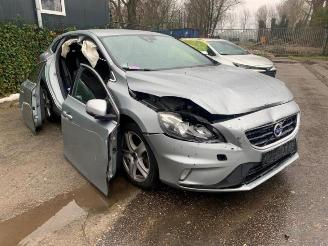 Vrakbiler auto Volvo V-40 V40 (MV), Hatchback 5-drs, 2012 / 2019 1.5 T2 16V Geartronic 2015/6