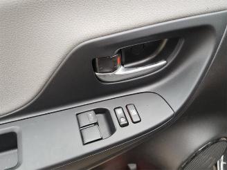 Toyota Yaris Yaris III (P13), Hatchback, 2010 / 2020 1.5 16V Hybrid picture 7